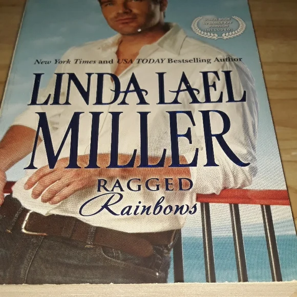 2 Linda Lael Miller Paperback Books, Creed's Honor, Ragged Rainbows - Picture 3 of 9